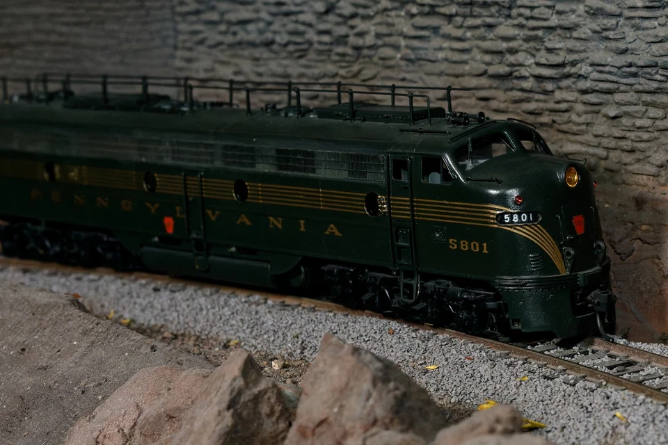 OMI Overland Brass PRR 5801 5-Stripe E-8A w/ANT AS-IS